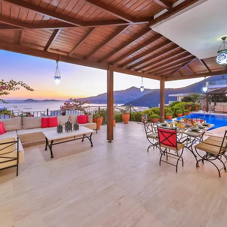 Turquoise Villa *