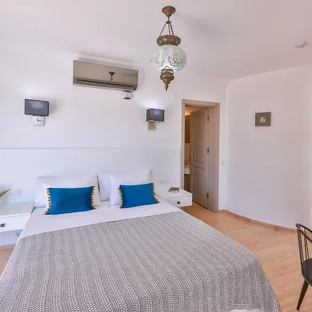Villa Turquoise *